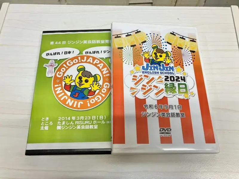 年に一回のイベントでは英語の歌を歌ったり演劇にも挑戦しています！