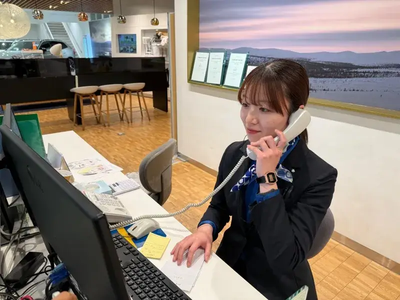 土日出勤は特別手当支給の受付スタッフ