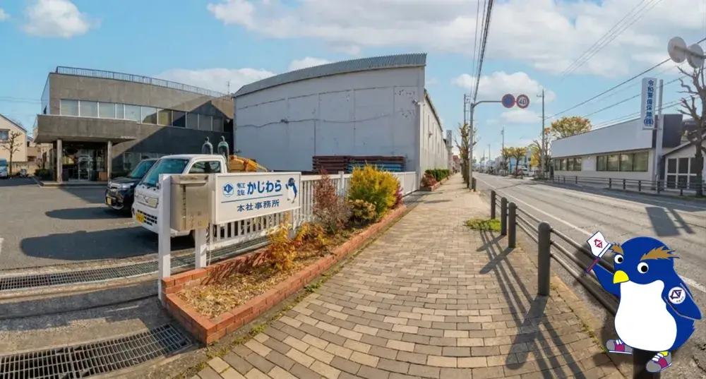 地域を守る警備スタッフ│家近の現場で直行直帰│シニア活躍の警備員