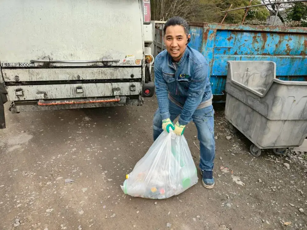 ゴミ袋をどんどん回収！ササっと近隣を一回り！