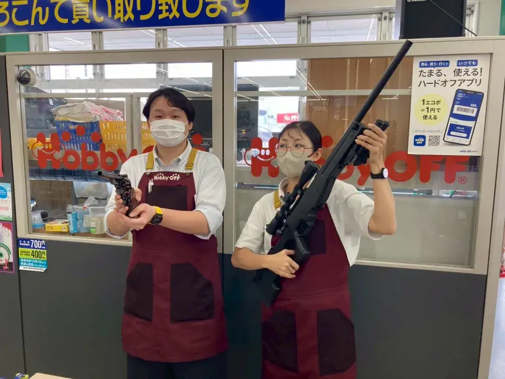 懐かしいおもちゃ等の買取・接客スタッフ