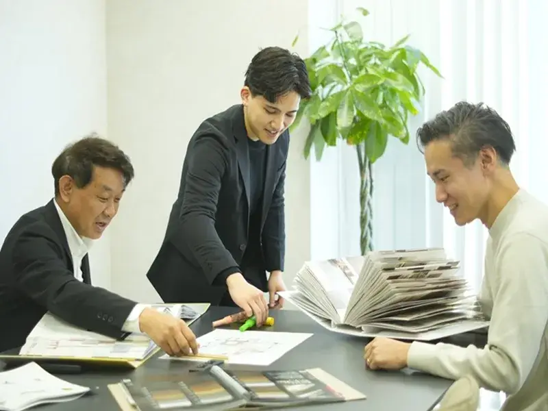 年収700万円～｜土日祝休み・年休132日｜発注者側・現場常駐なし｜建築施工管理｜正社員