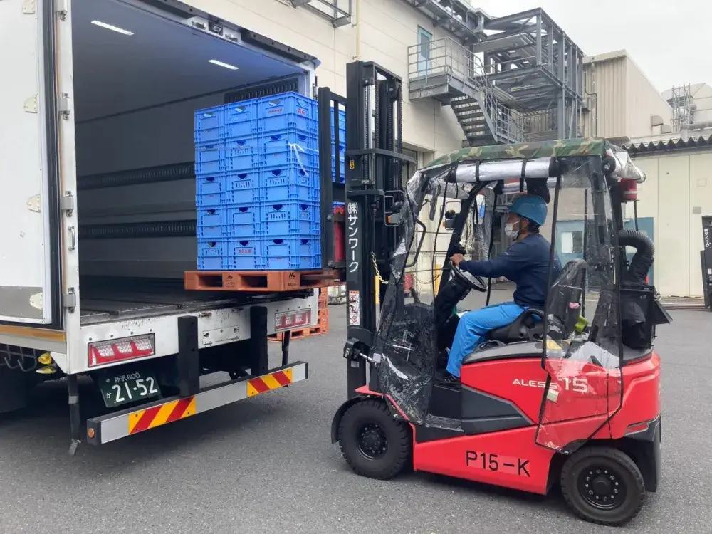 フォークリフト作業員｜設立30年以上の安定企業｜大手メーカー勤務・賞与年2回
