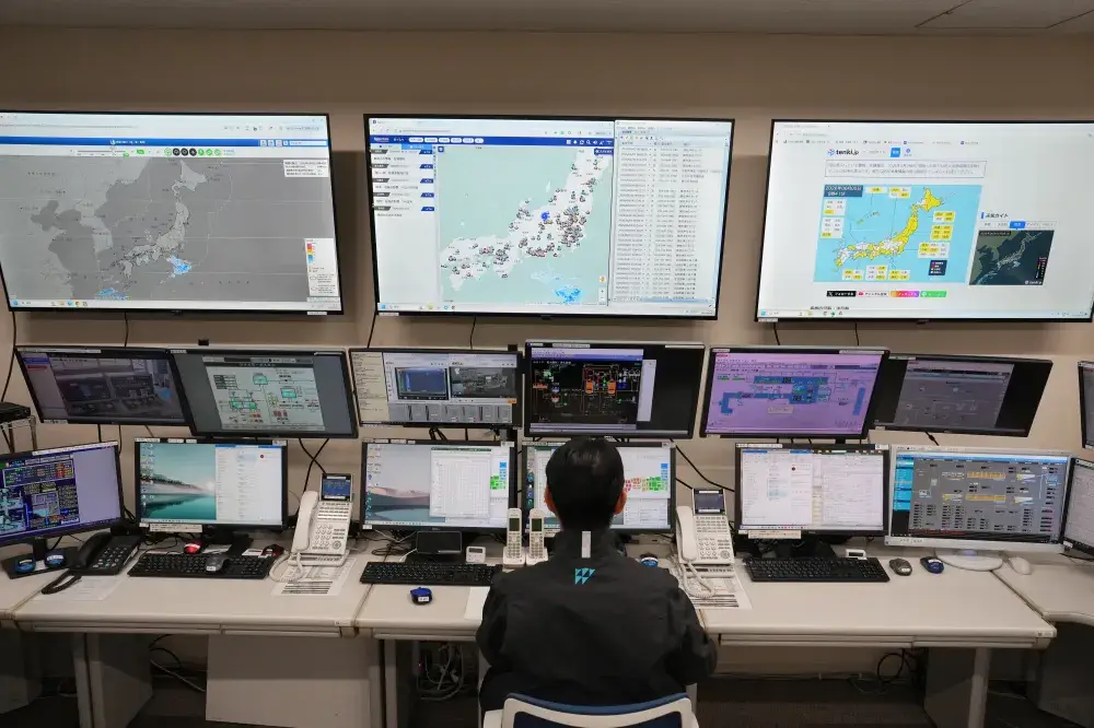 地元の“水”を守る。｜水処理施設の設備チェック・監視スタッフ｜定時退社が好評｜年休130日