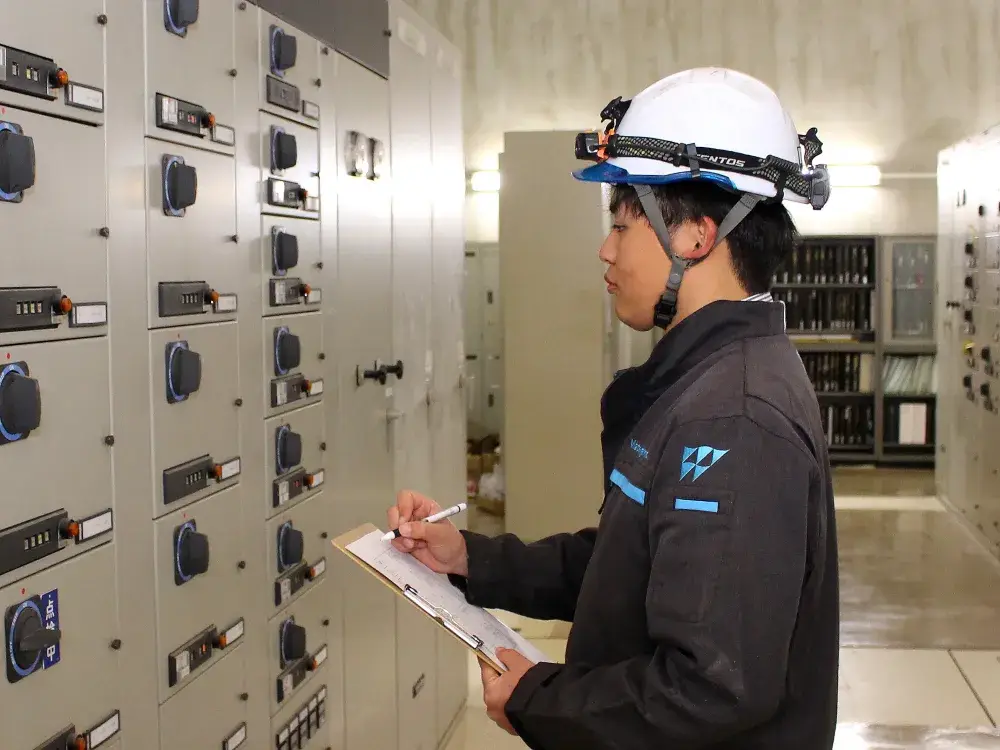地元の“水”を守る。｜水処理施設の設備チェック・監視スタッフ｜定時退社が好評｜年休130日